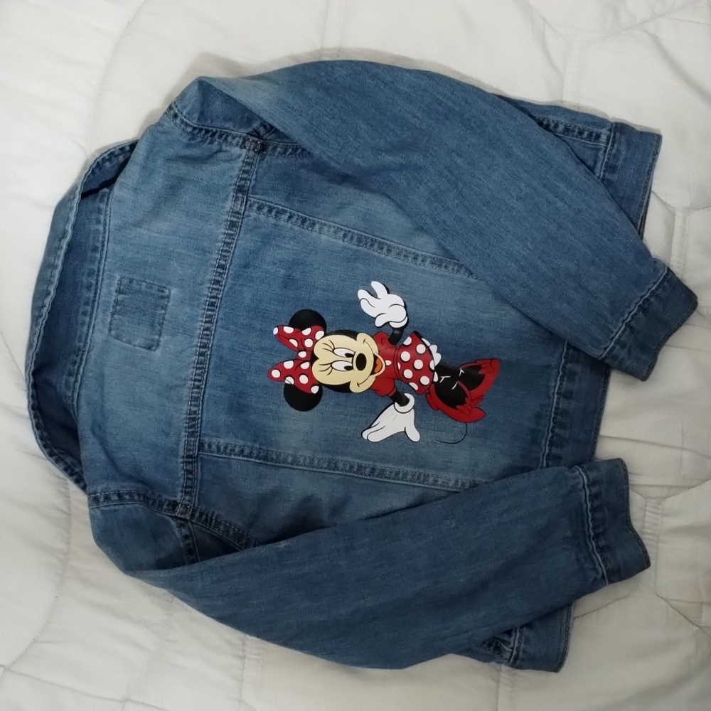 Host pick Minnie Mouse size 7 Girl